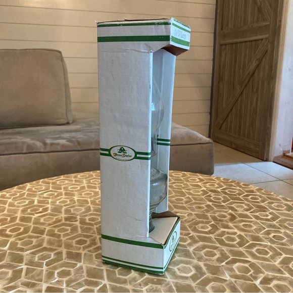 NEW!  Vintage Traditional Kerosene Oil Lamp - Picture 2 of 5